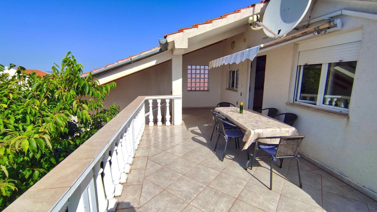 Apartment Amigo Seline Bagian luar foto