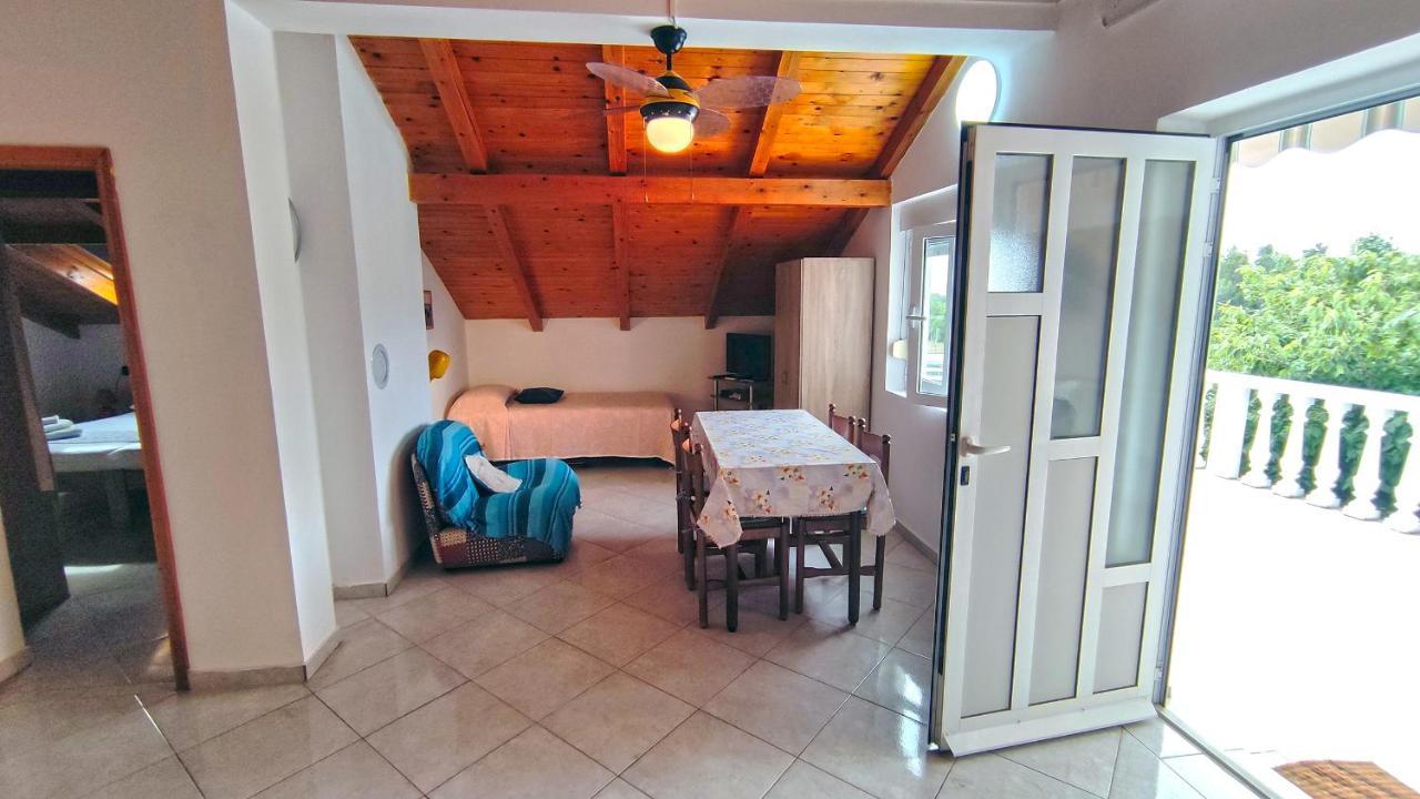 Apartment Amigo Seline Bagian luar foto