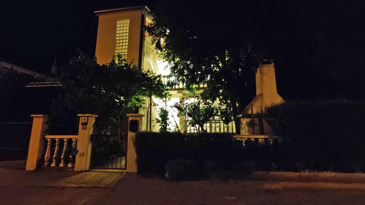 Apartment Amigo Seline Bagian luar foto