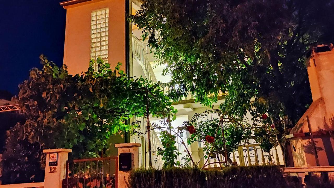 Apartment Amigo Seline Bagian luar foto